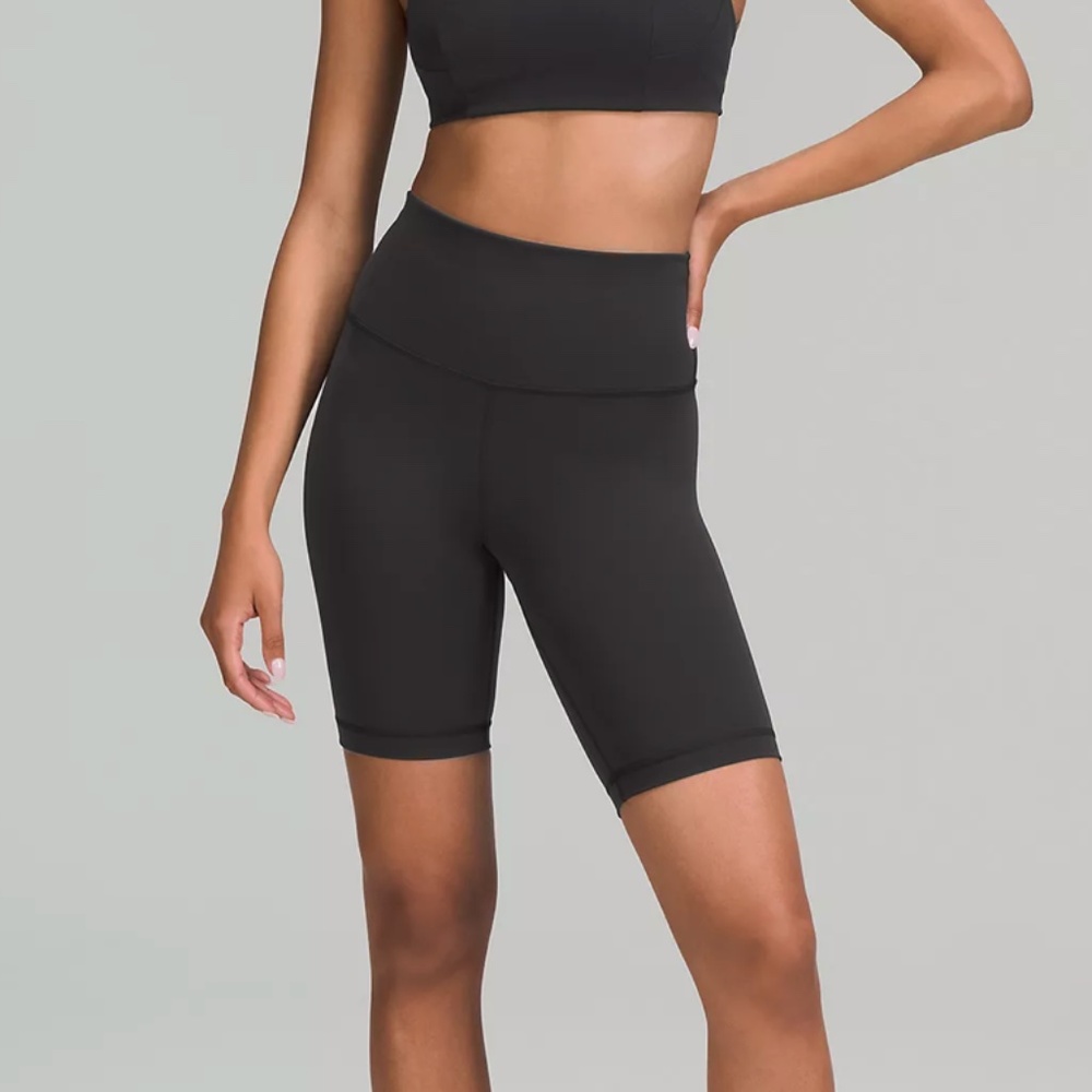 LuluLemon Wunder Train High-Rise Short 8" in Black